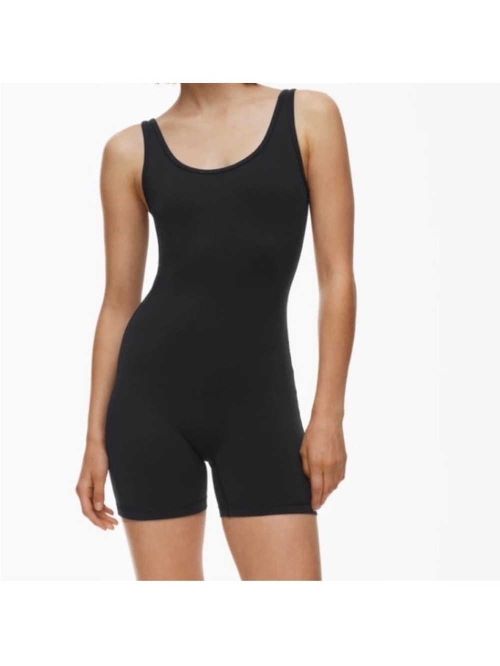 Aritzia TnaLIfe shake it 5” romper